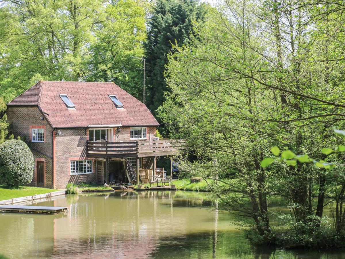 Miswells Cottages - Lake View Turners Hill Екстер'єр фото